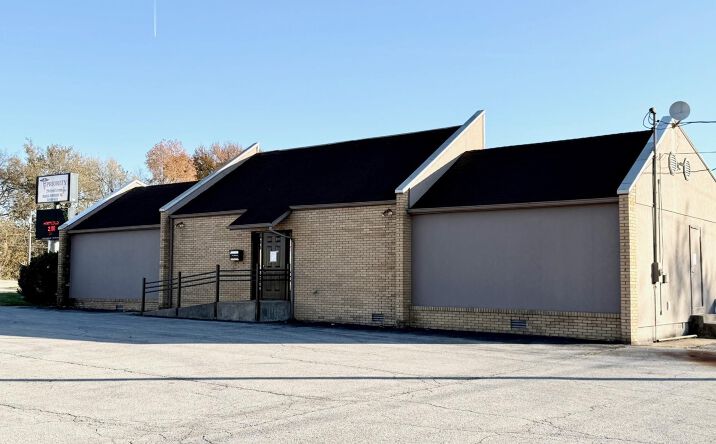 Pictures of Office property located at 905 S PARK Street, Herrin, IL 62948 for sales - image #1