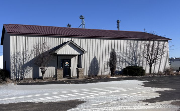 Pictures of Industrial, Office, Retail property located at 1579 Main Ave, Clinton, IA 52732 for sales - image #1