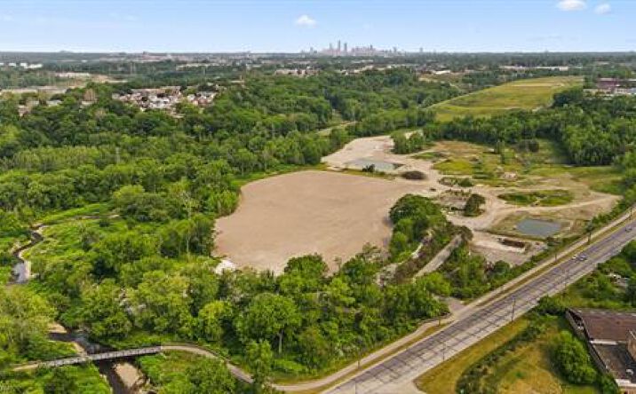 Pictures of Industrial property located at 5000 Warner Rd, Garfield Heights, OH 44125 for sales - image #1