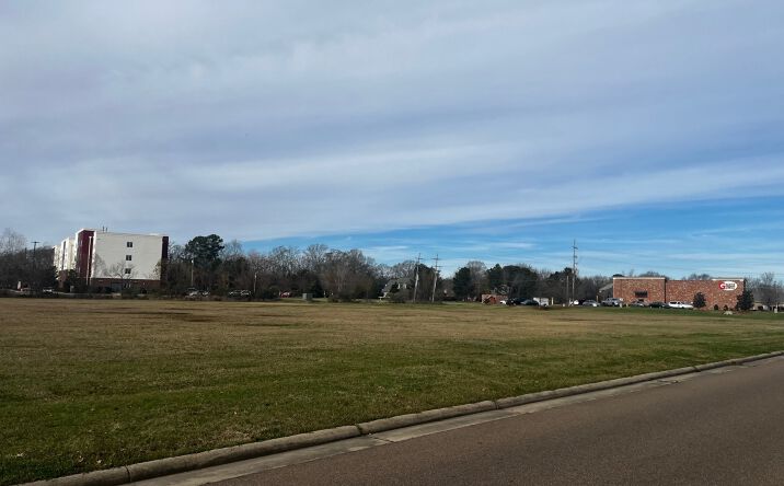 Pictures of Land property located at 127 Lakeland Commons Dr, Flowood, MS 39232 for sales - image #1