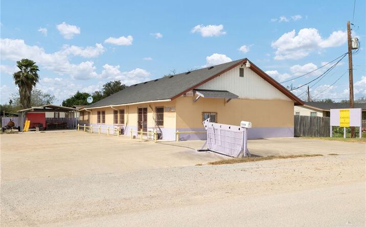 Pictures of Retail property located at 2609 Granada Drive, Weslaco, TX 78599 for sales - image #1
