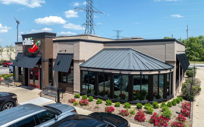 Pictures of Retail property located at 6030 Grand Ave, Gurnee, IL 60031 for sales - image #1