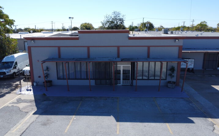 Pictures of Hospitality, Mixed Use, Retail, Special Purpose property located at 5530 Military Pkwy, Dallas, TX 75227 for sales - image #1