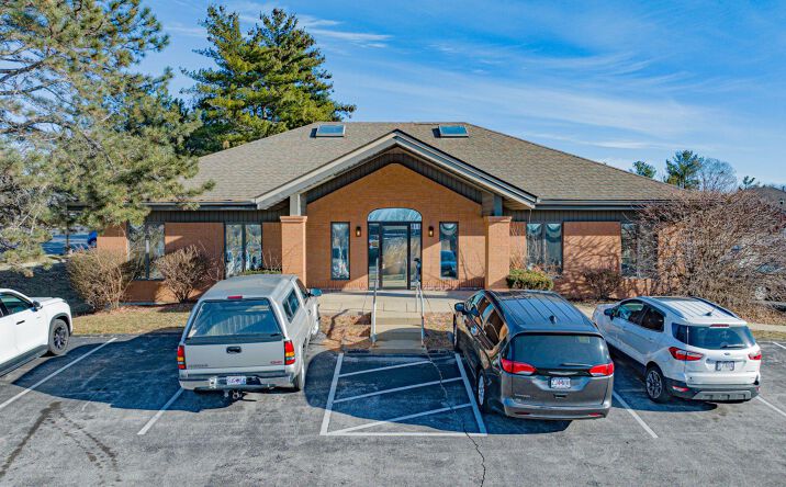 Pictures of Office property located at 811 Hazelwest Dr, Hazelwood, MO 63042 for sales - image #1