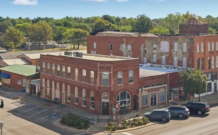 Pictures of Mixed Use, Office, Retail property located at 101 S Broadway St, Tecumseh, OK 74873 for sales - image #1