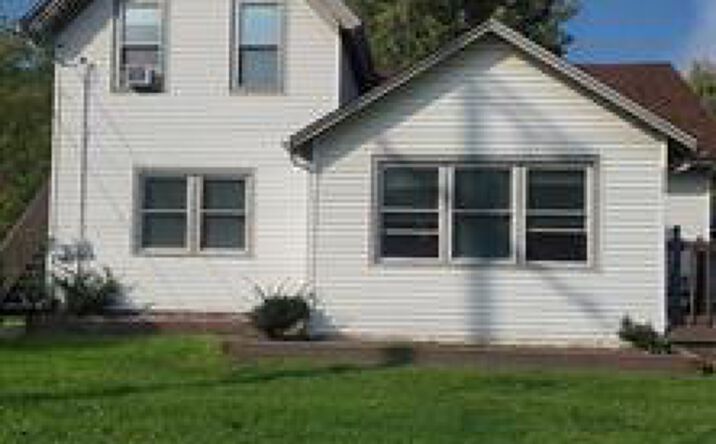 Pictures of Multifamily property located at 4414 S Martin Luther King Jr Blvd, Lansing, MI 48910 for sales - image #1