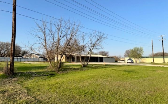 Pictures of Office, Industrial, Mixed Use property located at 1530 E Reno Rd, Azle, TX 76020 for sales - image #1