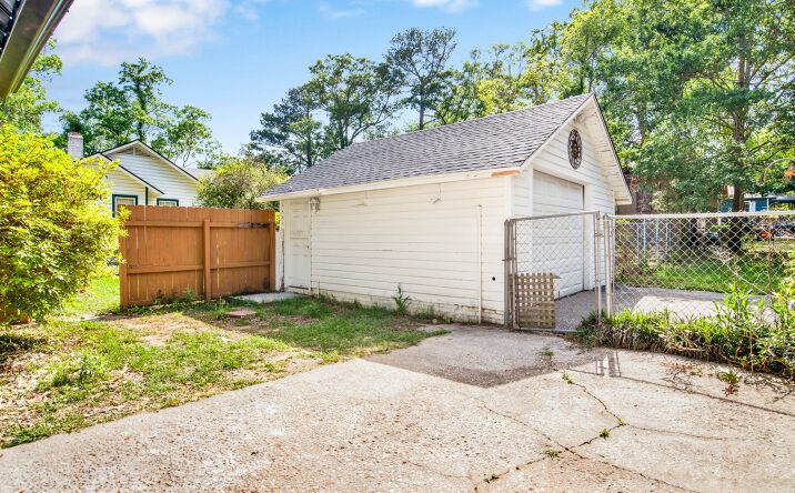 Pictures of Multifamily property located at 1110 Jackson Rd, Mobile, AL 36605, 1500 Navco Rd, Mobile, AL 36605, 117 Idlewood Dr, Chickasaw, AL 36611, 552 Kansas St, Chickasaw, AL 36611 for sales - image #1