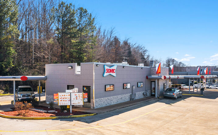 Pictures of Retail property located at 224 Dexter L Woods Memorial Blvd, Waynesboro, TN 38485 for sales - image #1