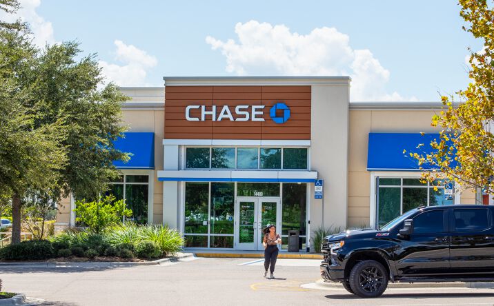 Pictures of Retail property located at 14403 Shoreside Way, Winter Garden, FL 34787 for sales - image #1