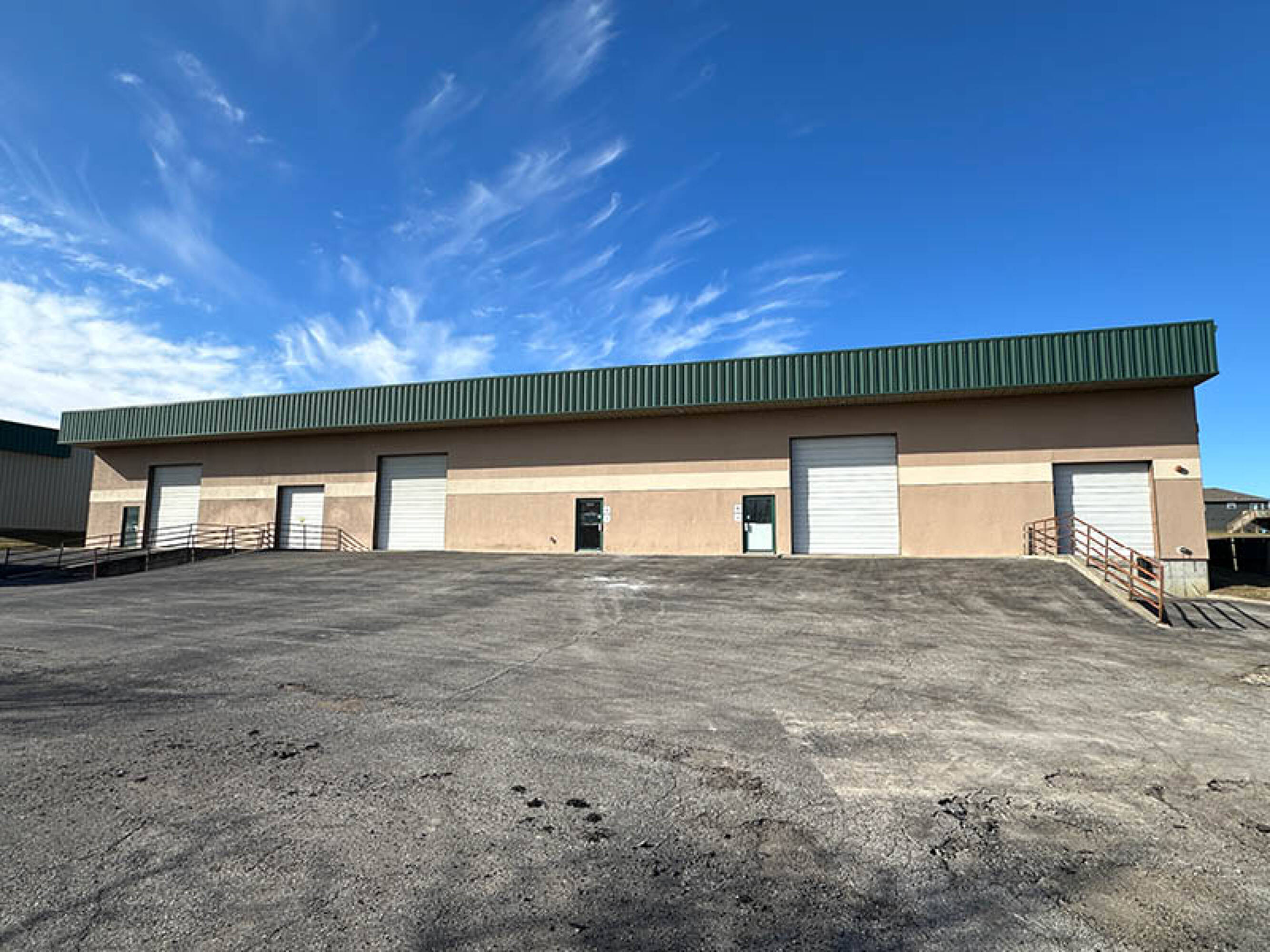 1224 NW Valley Ridge Dr, Grain Valley, MO 64029