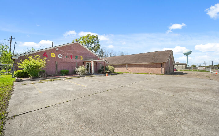 Pictures of Mixed Use, Office, Special Purpose property located at 3711 W Orem Dr, Houston, TX 77045 for sales - image #1