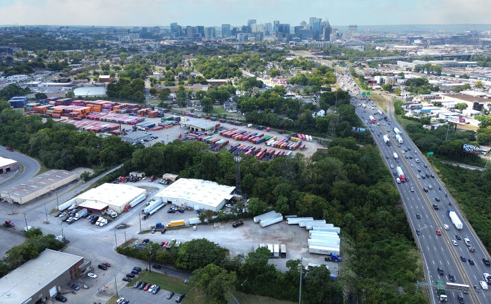 Pictures of Industrial property located at 550 Expy Park Dr, Nashville, TN 37210 for sales - image #1