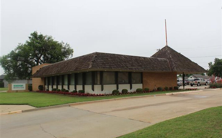 Pictures of Office property located at 601 W Owen K Garriott Rd, Enid, OK 73701 for sales - image #1