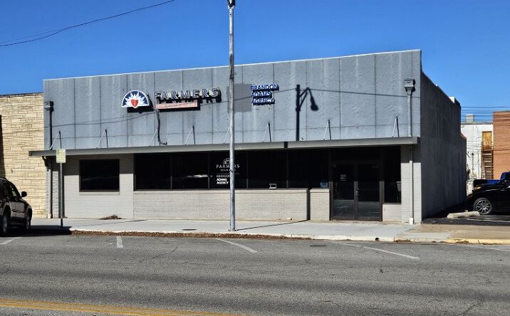 Pictures of Office property located at 220 W Broadway Ave, Enid, OK 73701 for sales - image #1