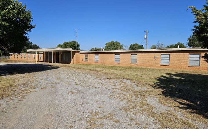 Pictures of Senior Living property located at 215 W 3rd St, Helena, OK, USA, Helena, OK 73741 for sales - image #1