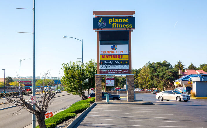 Pictures of Retail property located at 731 N Columbia Center Blvd, Kennewick, WA 99336 for sales - image #1