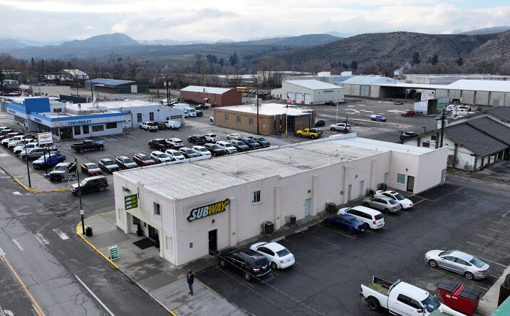 Pictures of Retail property located at 422 S Whitcomb Ave, Tonasket, WA 98855 for sales - image #1