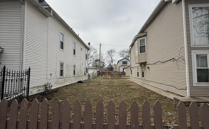 Pictures of Land property located at 4634 N AVERS Avenue, Chicago, IL 60625 for sales - image #1