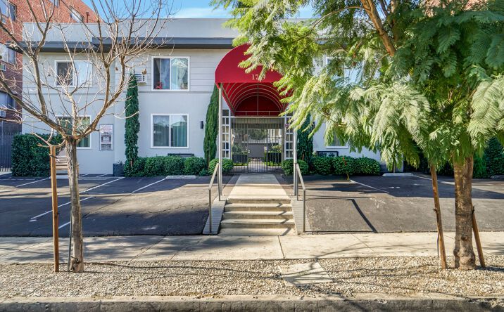 Pictures of Multifamily property located at 1769 N Orange Dr, Los Angeles, CA 90028 for sales - image #1