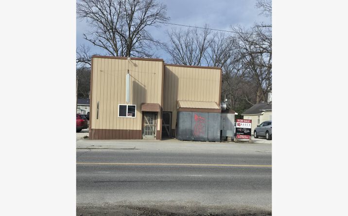 Pictures of Business for Sale, Retail property located at 707 E Broadway St, Brunswick, MO 65236 for sales - image #1