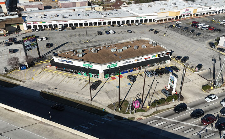 Pictures of Retail property located at 11200 Northwest Fwy, Houston, TX 77092 for sales - image #1