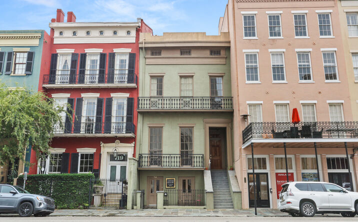 Pictures of Mixed Use, Office property located at 717 Camp St, New Orleans, LA 70130 for sales - image #1