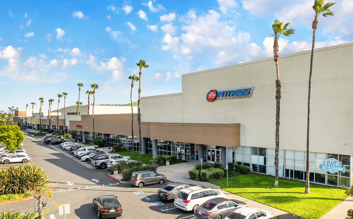 Pictures of Retail property located at 275 Teller St, Corona, CA 92879 for sales - image #1