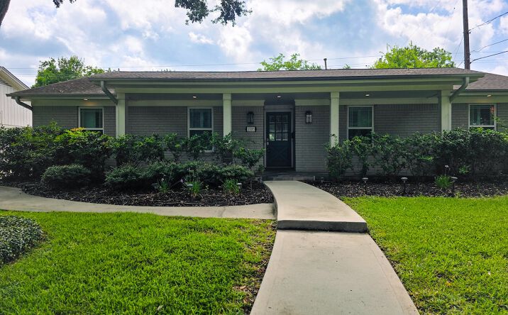 Pictures of Multifamily property located at 2469 Carp Dr, Conroe, TX 77384 for sales - image #1
