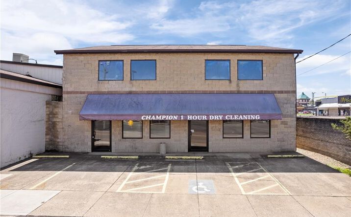 Pictures of Mixed Use, Office, Retail property located at 137 Federal Ave NW, Massillon, OH 44647 for sales - image #1