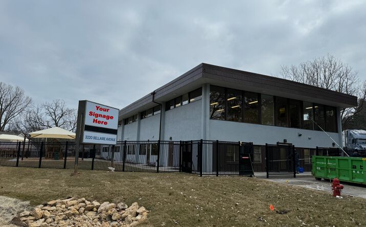 Pictures of Office, Retail property located at 3220 Bellaire Ave, White Bear Lake, MN 55110 for sales - image #1