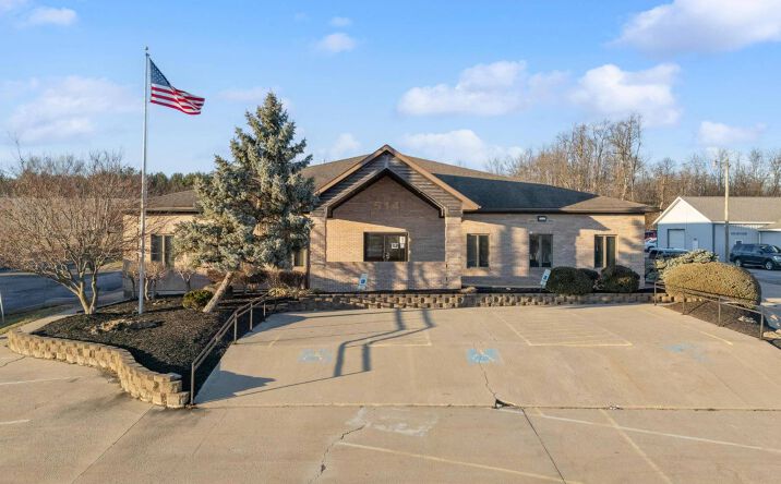 Pictures of Office property located at 514 Harry Sauner Rd, Hillsboro, OH 45133 for sales - image #1