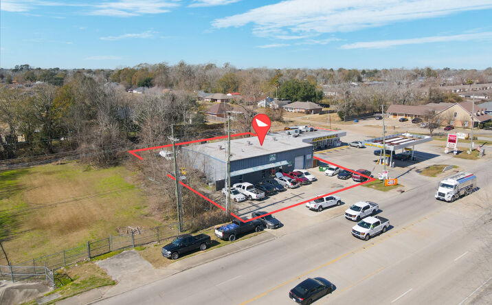 Pictures of Retail property located at 1044 O'Neal Ln, Baton Rouge, LA 70816 for sales - image #1