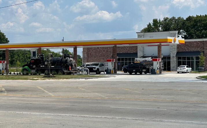 Pictures of Retail property located at 2450 Oak Villa Blvd, Baton Rouge, LA 70815 for sales - image #1