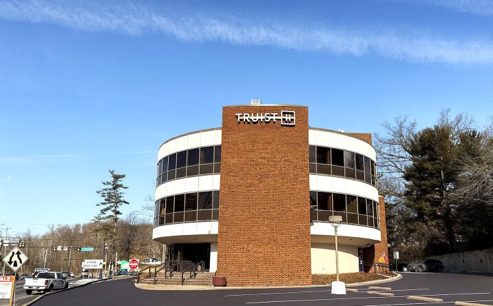 Pictures of Office property located at 667 Welsh Rd, Huntington Valley, PA 19006 for sales - image #1