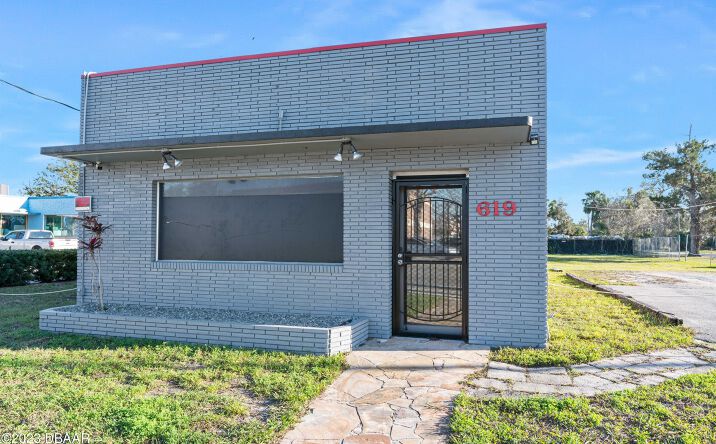 Pictures of Mixed Use, Retail, Office, Industrial property located at 619 W Intl Speedway Boulevard, Daytona Beach, FL 32114 for sales - image #1