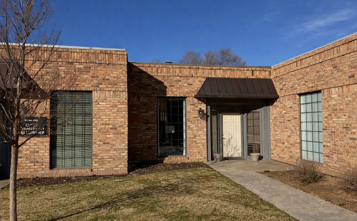 Pictures of Office property located at 2700 S Western St, Amarillo, TX 79109 for sales - image #1