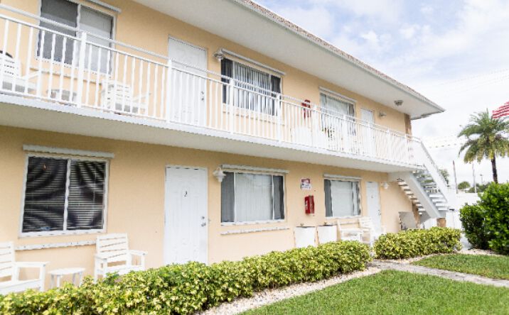 Pictures of Multifamily property located at 1905 Lake Worth Rd, Lake Worth Beach, FL 33461 for sales - image #1