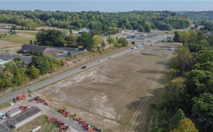 Pictures of Land property located at 3322 Newark Rd, Zanesville, OH 43701 for sales - image #1
