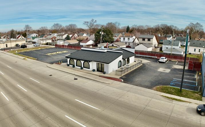 Pictures of Retail property located at 1297 Fort St, Wyandotte, MI 48192 for sales - image #1