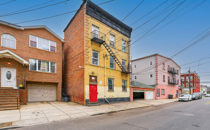 Pictures of Multifamily property located at 307 Bond St, Elizabeth, NJ 07206 for sales - image #1