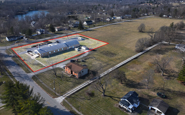 Pictures of Mixed Use, Special Purpose property located at 1414 W Grove Rd, Decatur, IL 62521 for sales - image #1