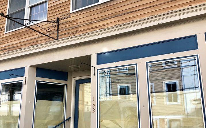 image of property at 132 WATER ST Stonington CT 06378-1322