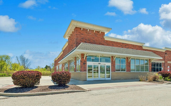 Pictures of Retail property located at 6905 75 Pl, Kenosha, WI 53142 for sales - image #1