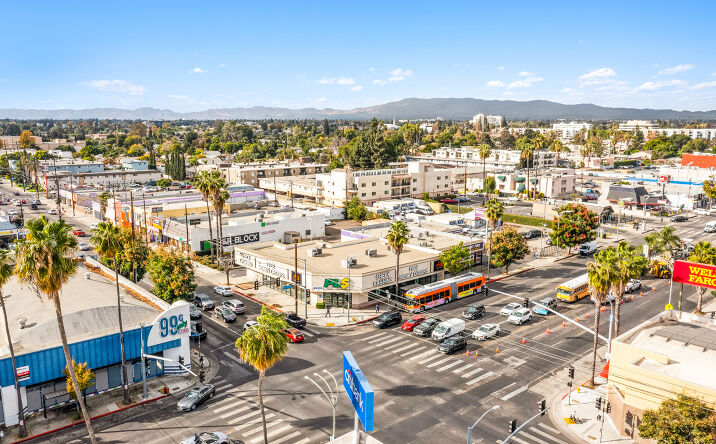 Pictures of Retail property located at 6801 Van Nuys Blvd, Los Angeles, CA 91405 for sales - image #1