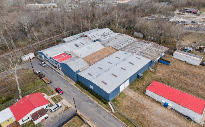 Pictures of Industrial property located at 1701 31st Pl SW, Birmingham, AL 35221 for sales - image #1