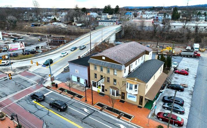 Pictures of Mixed Use, Multifamily, Retail property located at 304 Market St, Lemoyne, PA 17043 for sales - image #1