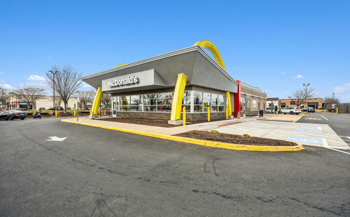 Pictures of Retail property located at 1701 Carl D Silver Pkwy, Fredericksburg, VA 22401 for sales - image #1