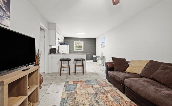 Pictures of Multifamily property located at 1220 W Chimes St, Baton Rouge, LA 70802 for sales - image #1