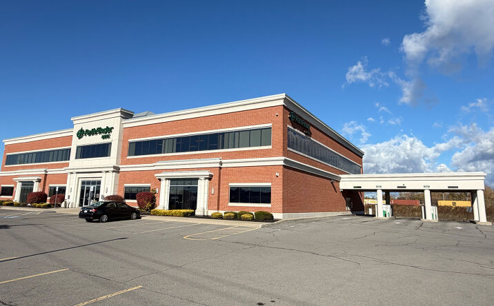Pictures of Office, Retail property located at 6611 Manlius Center Rd, East Syracuse, NY 13057 for sales - image #1